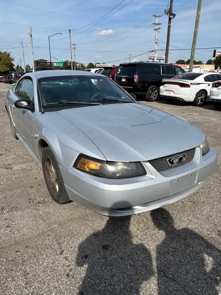 Photo 2 of this FORD MUSTANG