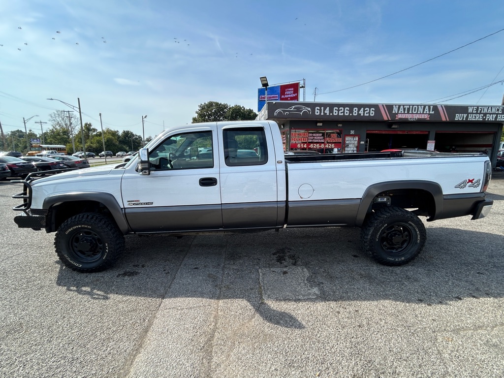 Photo 4 of this CHEVROLET SILVERADO 2500