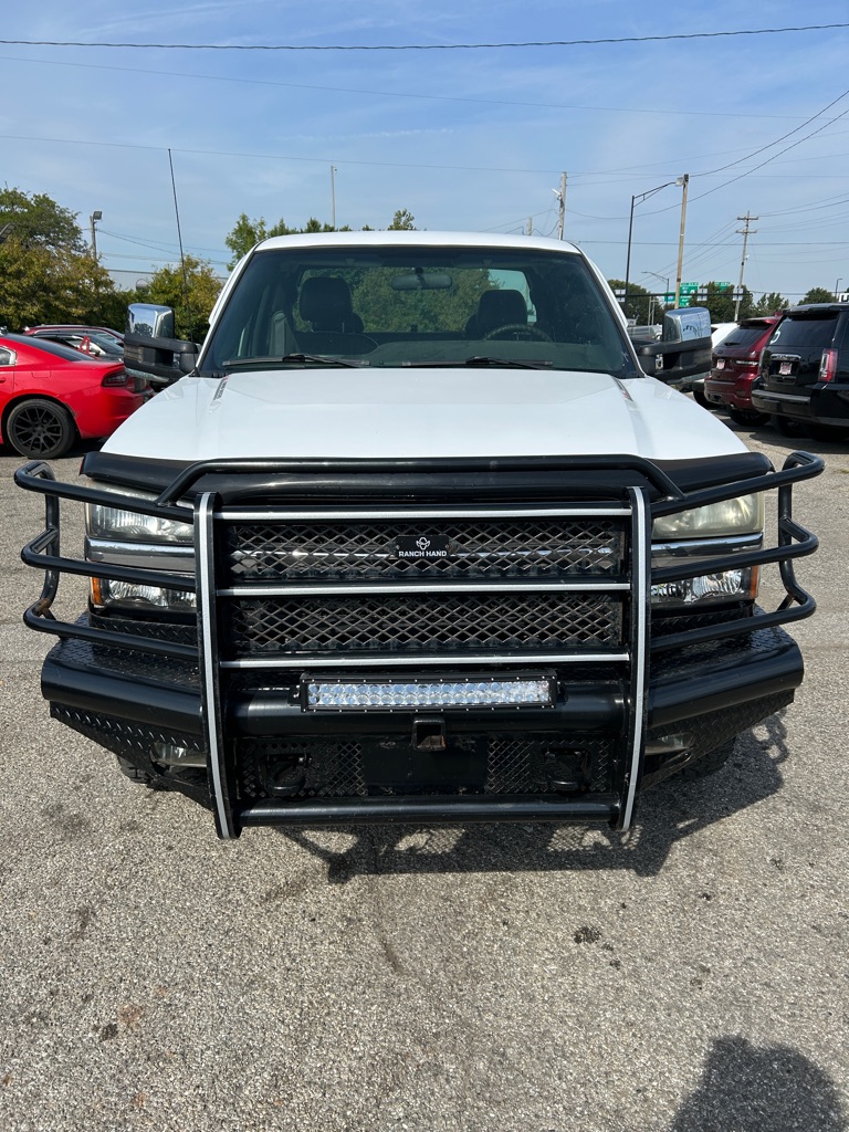 Photo 3 of this CHEVROLET SILVERADO 2500