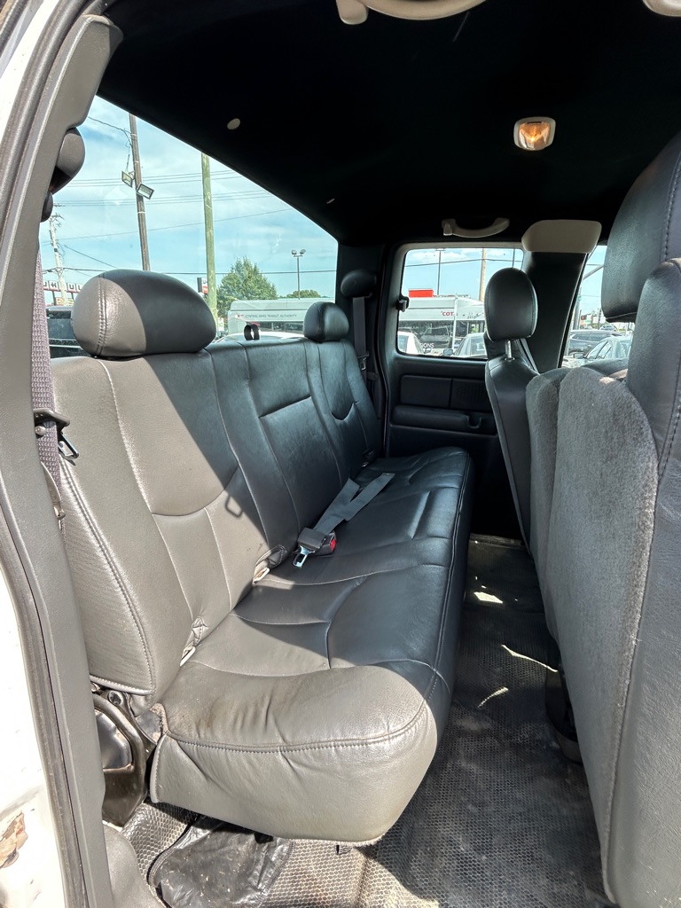 Photo 12 of this CHEVROLET SILVERADO 2500