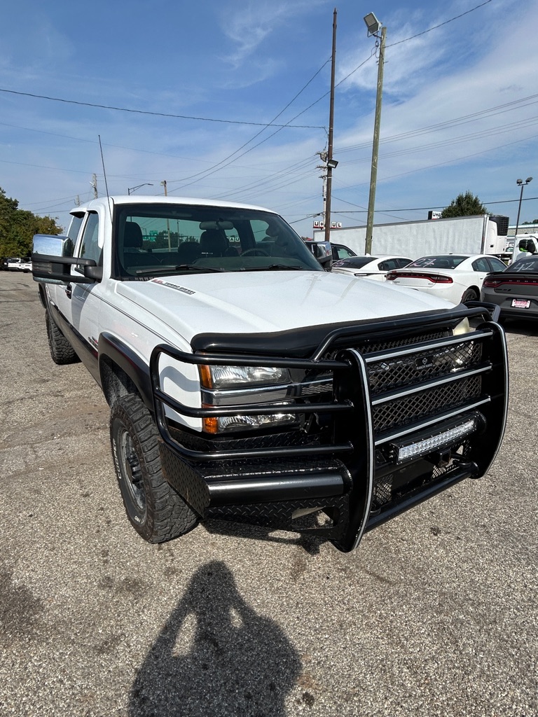 Photo 2 of this CHEVROLET SILVERADO 2500