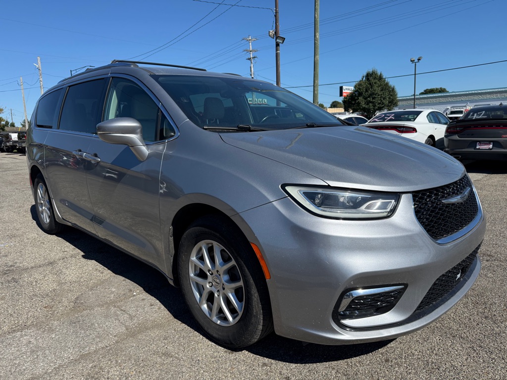 Photo 2 of this CHRYSLER PACIFICA