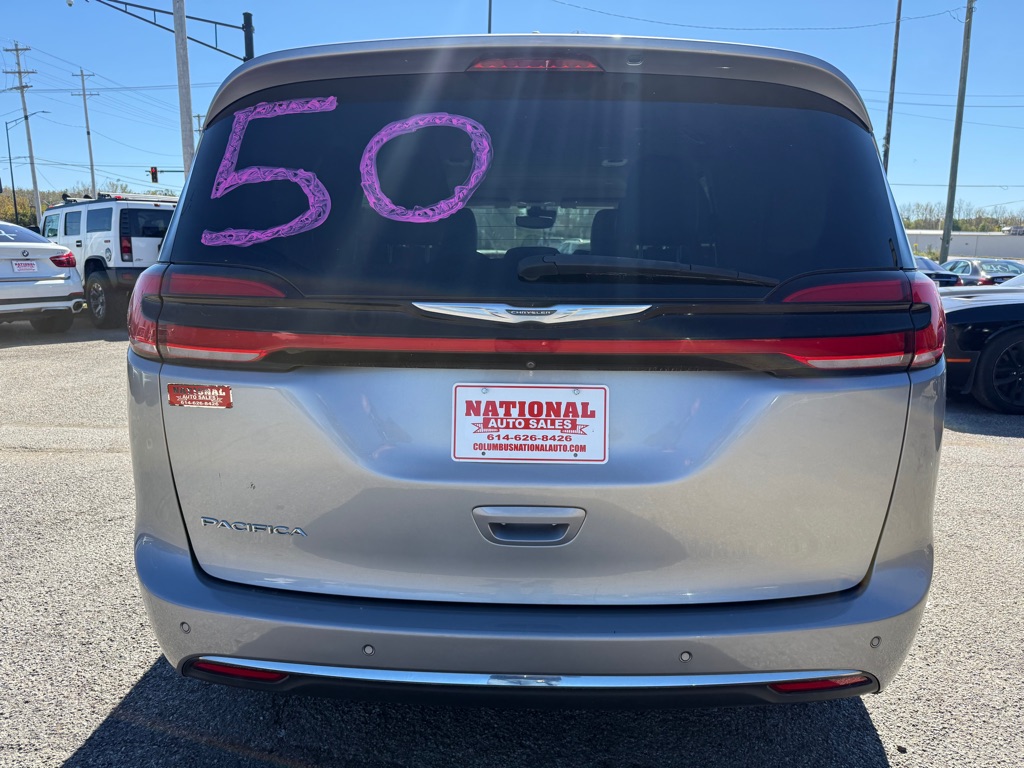 Photo 8 of this CHRYSLER PACIFICA