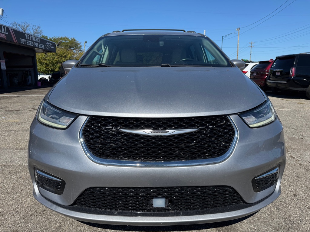 Photo 3 of this CHRYSLER PACIFICA