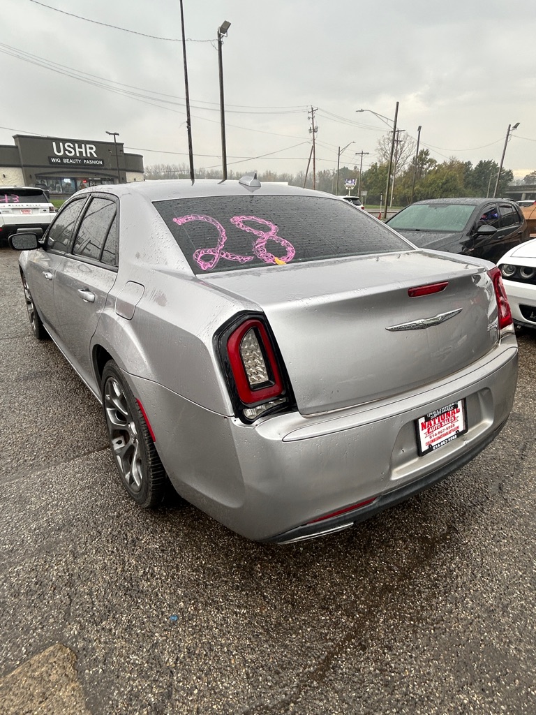 Photo 5 of this CHRYSLER 300