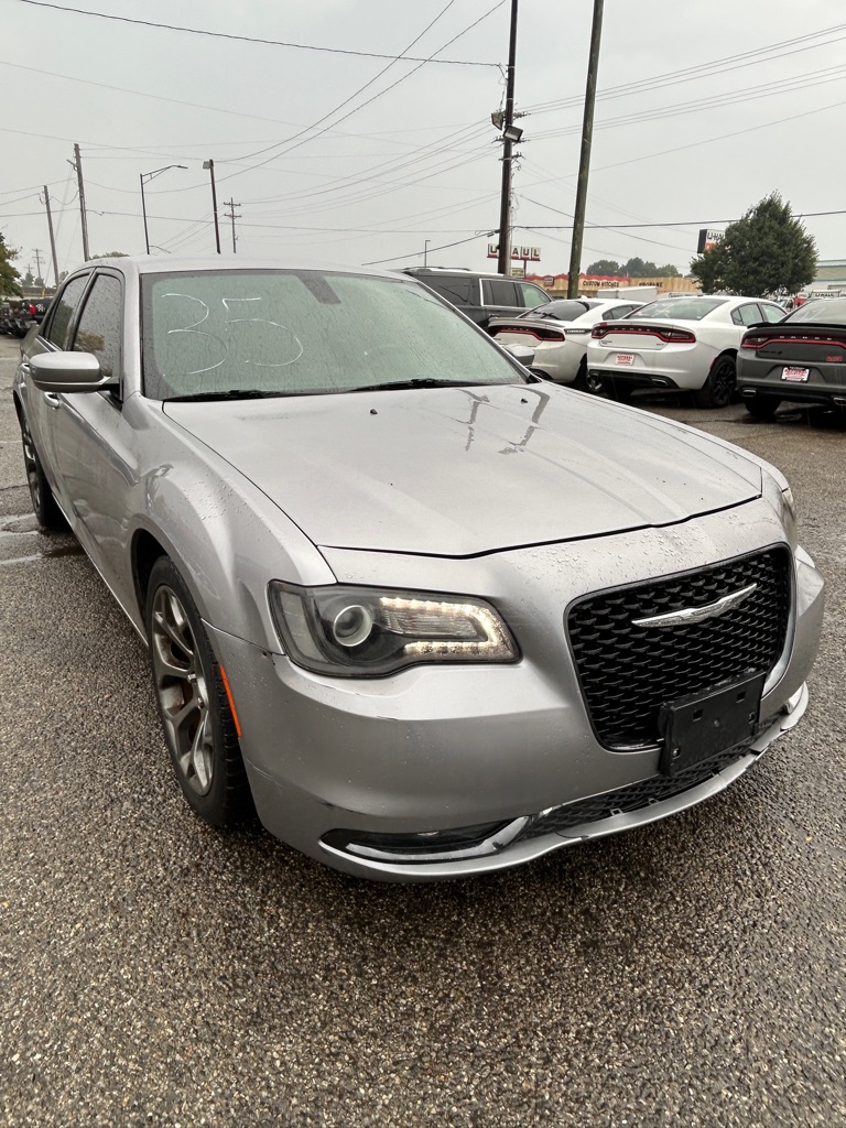 Photo 2 of this CHRYSLER 300