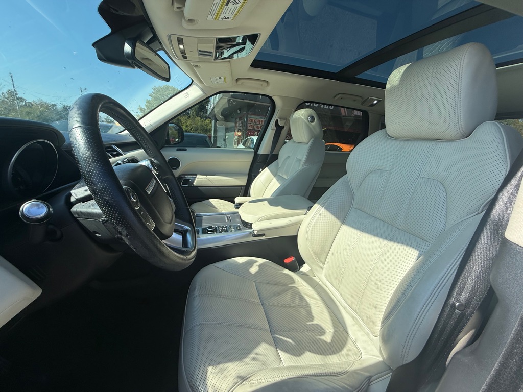 Photo 10 of this LAND ROVER RANGE ROVER SPO