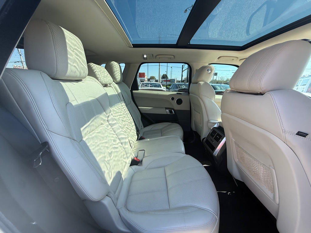 Photo 12 of this LAND ROVER RANGE ROVER SPO