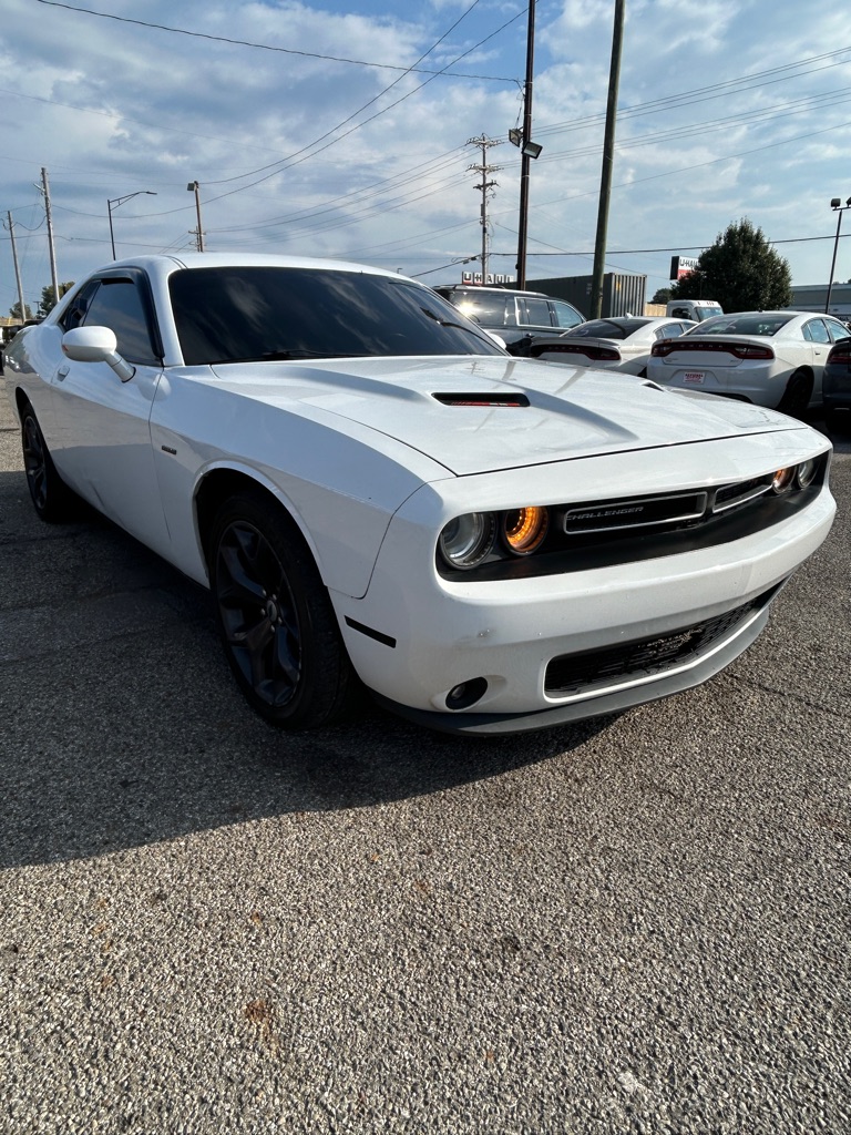 Photo 2 of this DODGE CHALLENGER