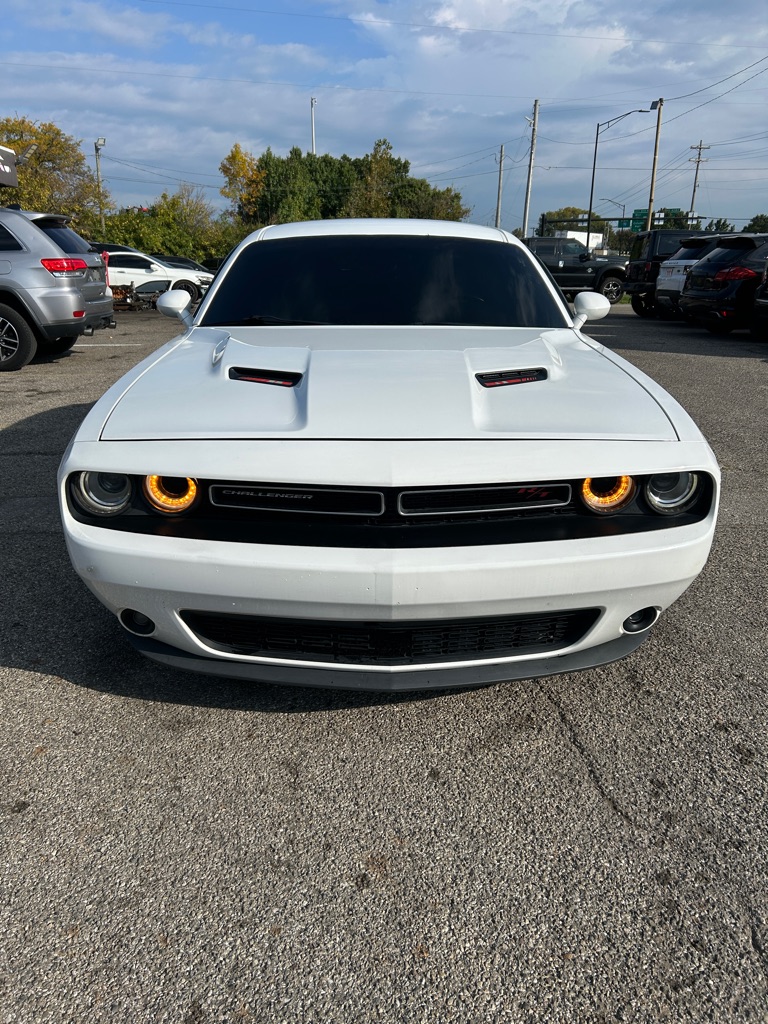 Photo 3 of this DODGE CHALLENGER