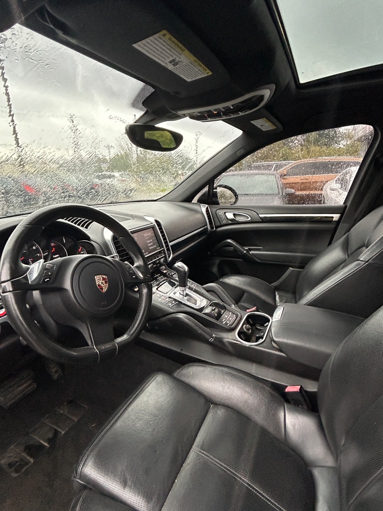 Photo 9 of this PORSCHE CAYENNE