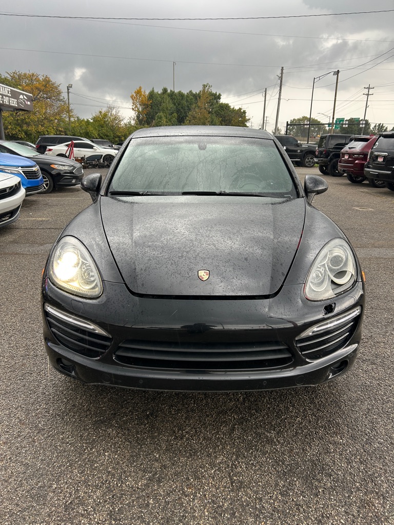 Photo 2 of this PORSCHE CAYENNE