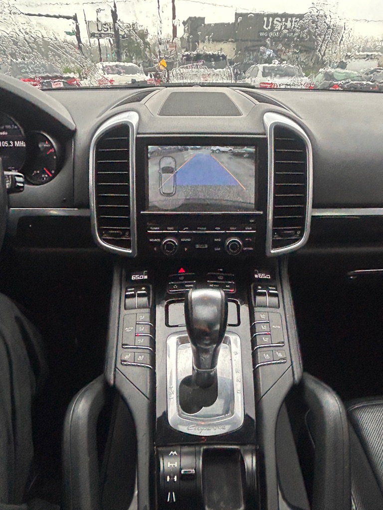 Photo 13 of this PORSCHE CAYENNE