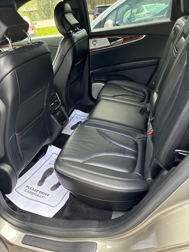 Photo 5 of this LINCOLN MKX