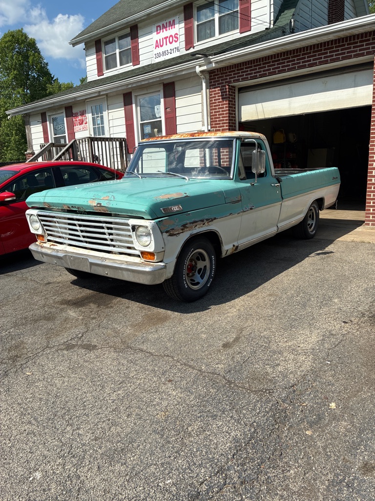 Photo 2 of this FORD F100
