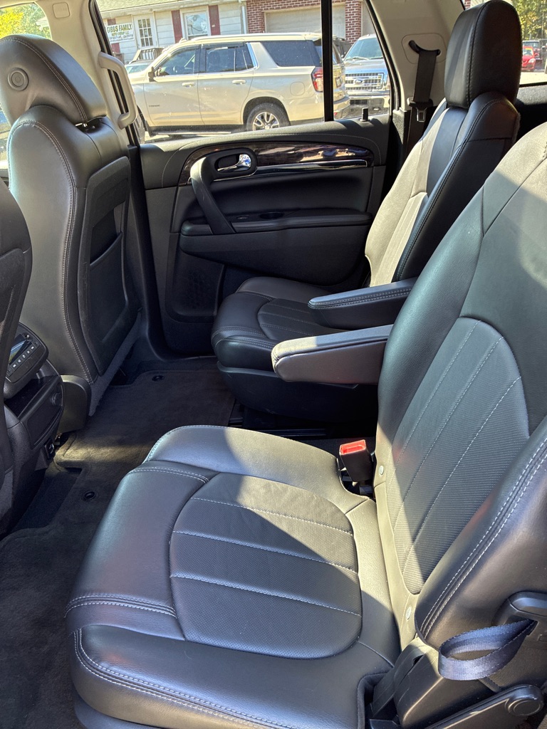 Photo 3 of this BUICK ENCLAVE