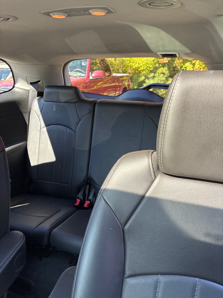 Photo 4 of this BUICK ENCLAVE