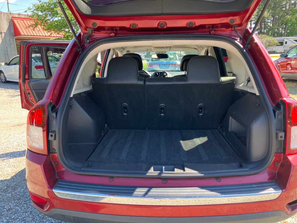 Photo 13 of this JEEP COMPASS