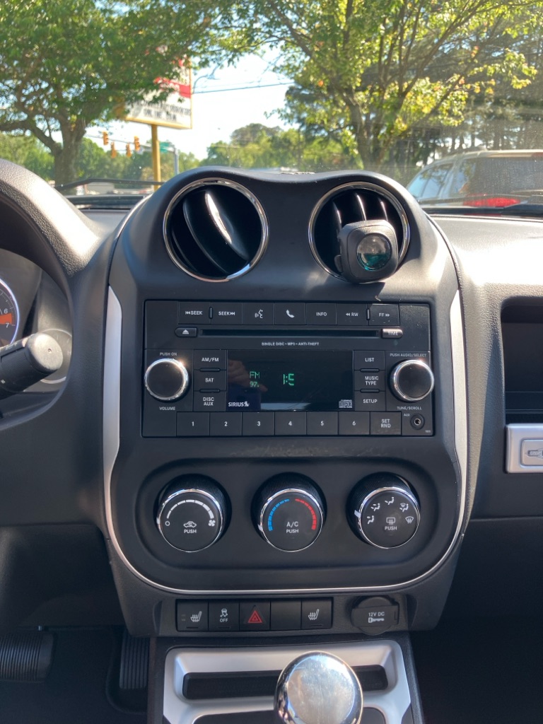 Photo 16 of this JEEP COMPASS