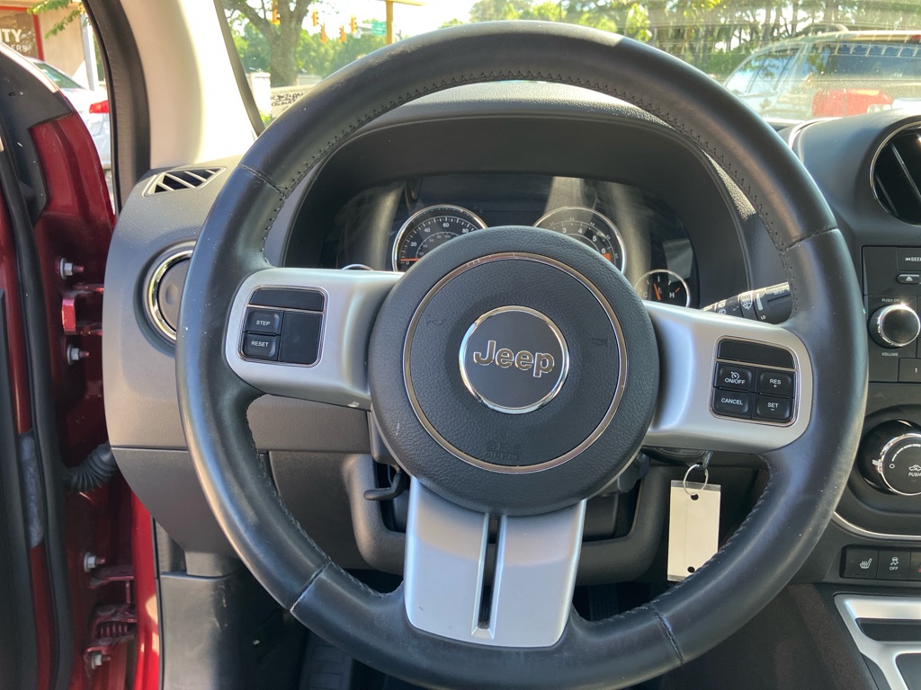 Photo 15 of this JEEP COMPASS