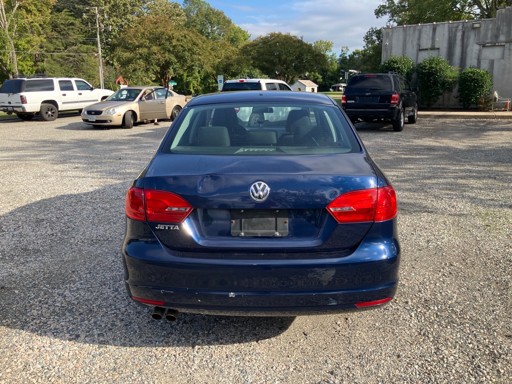 Photo 7 of this VOLKSWAGEN JETTA