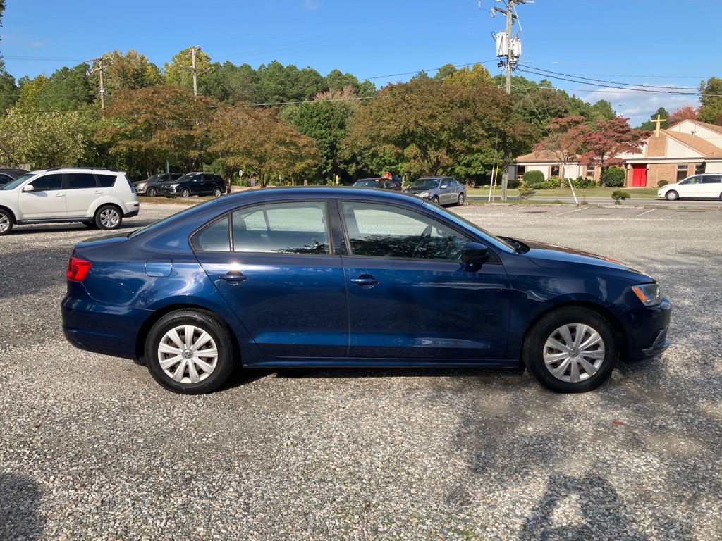 Photo 5 of this VOLKSWAGEN JETTA