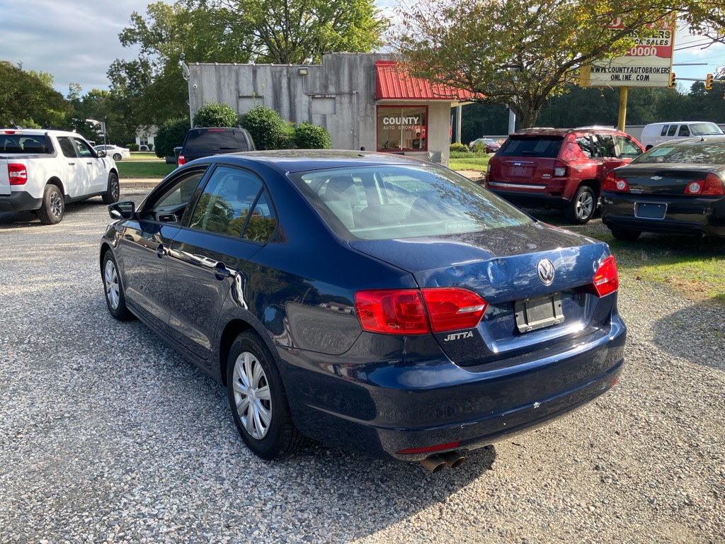 Photo 8 of this VOLKSWAGEN JETTA