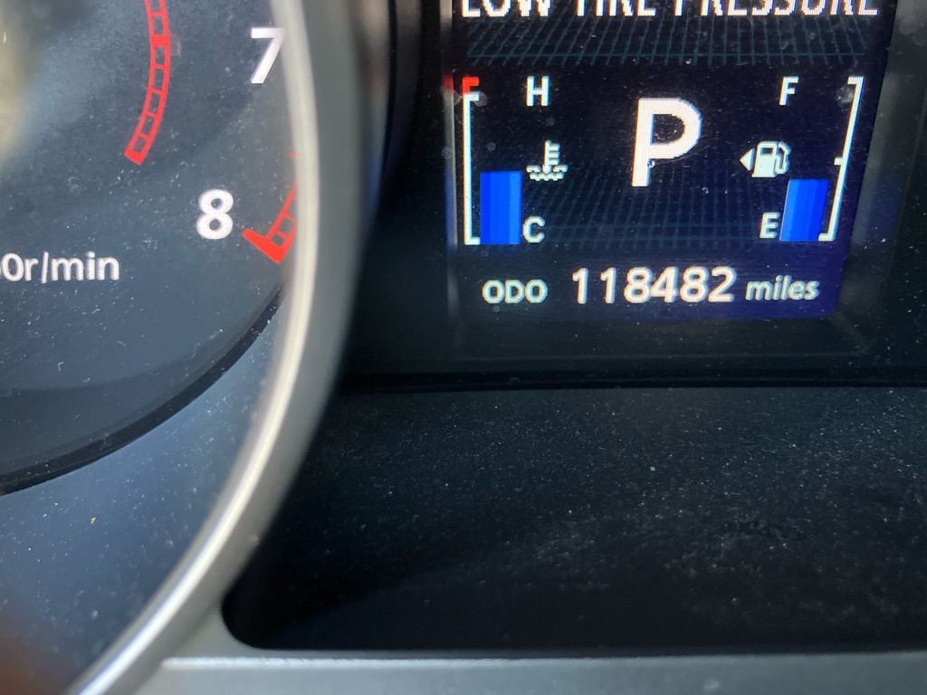 Photo 15 of this MITSUBISHI OUTLANDER