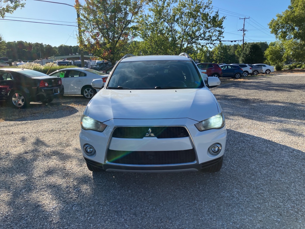 Photo 4 of this MITSUBISHI OUTLANDER