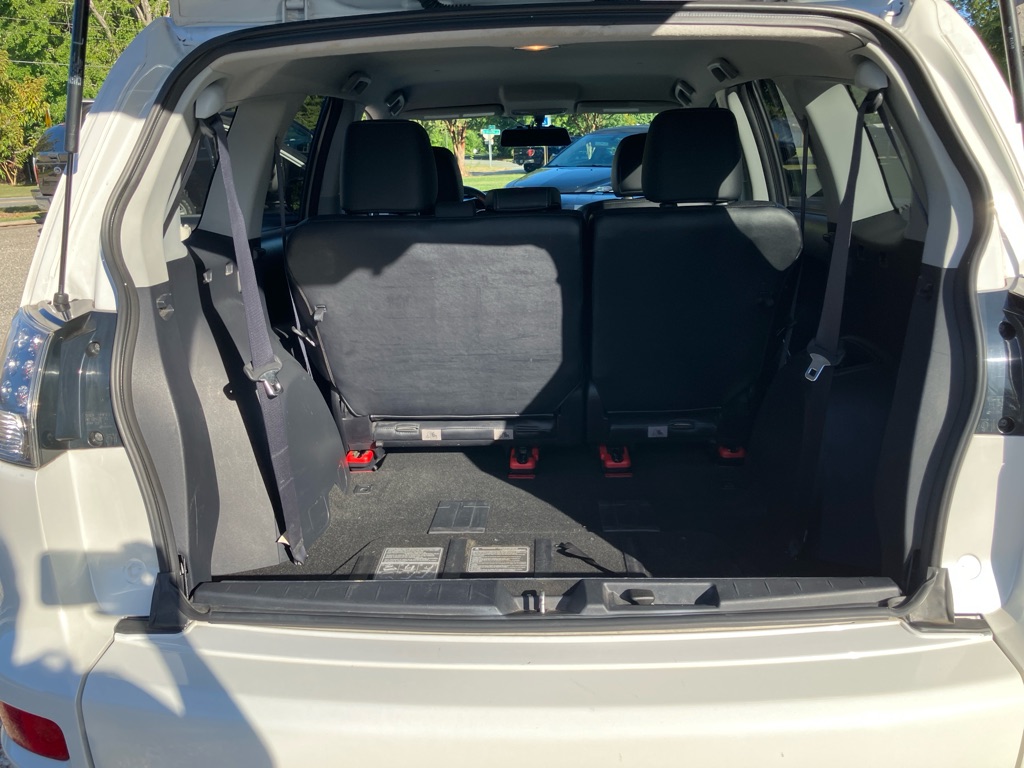 Photo 17 of this MITSUBISHI OUTLANDER