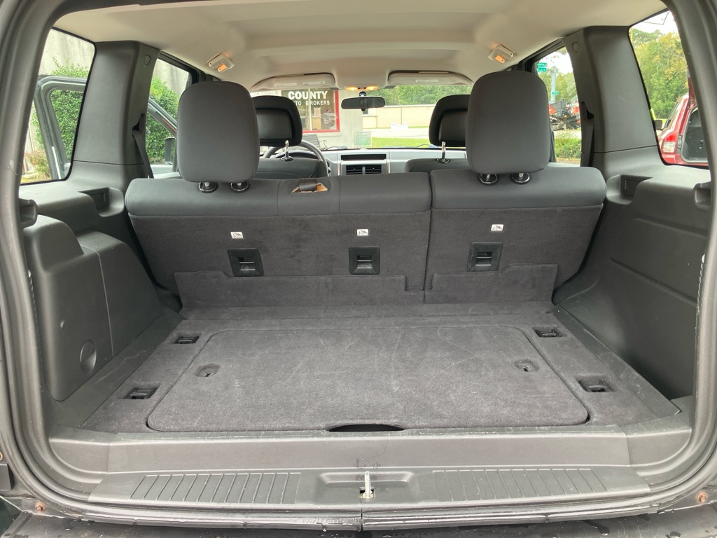 Photo 13 of this JEEP LIBERTY