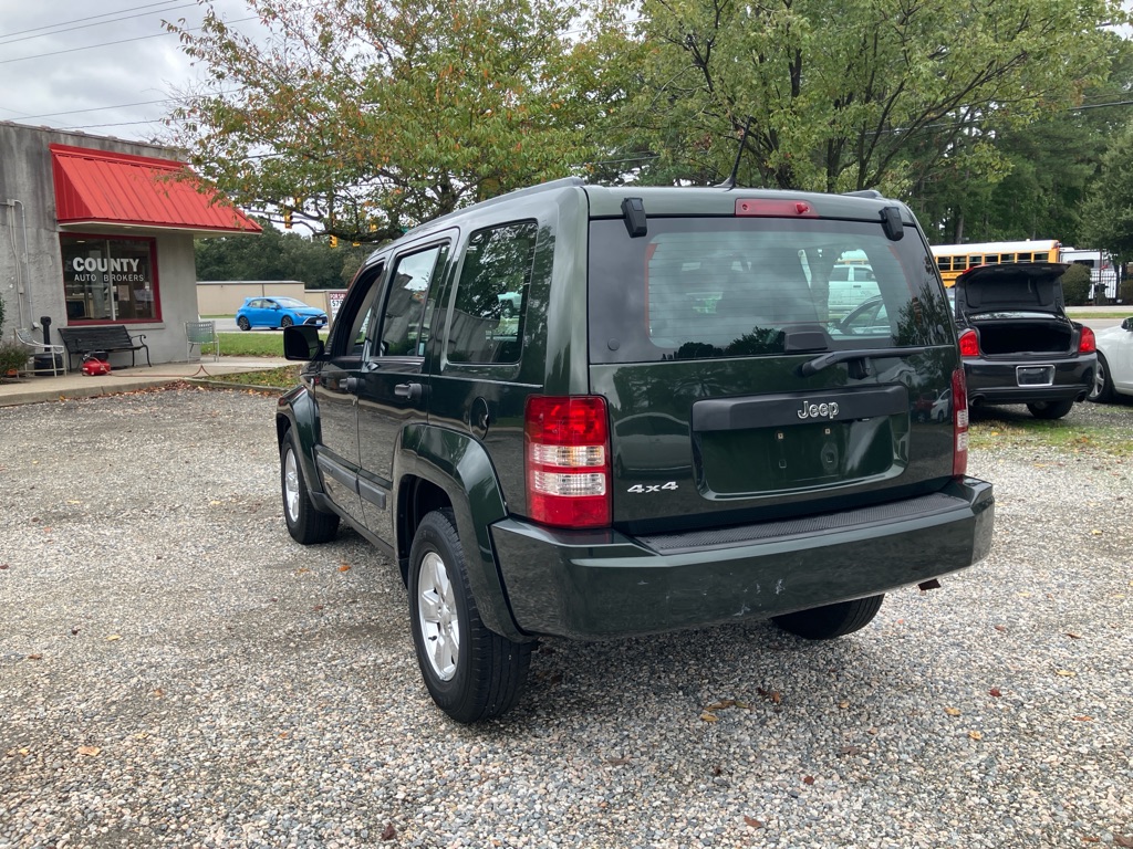 Photo 8 of this JEEP LIBERTY