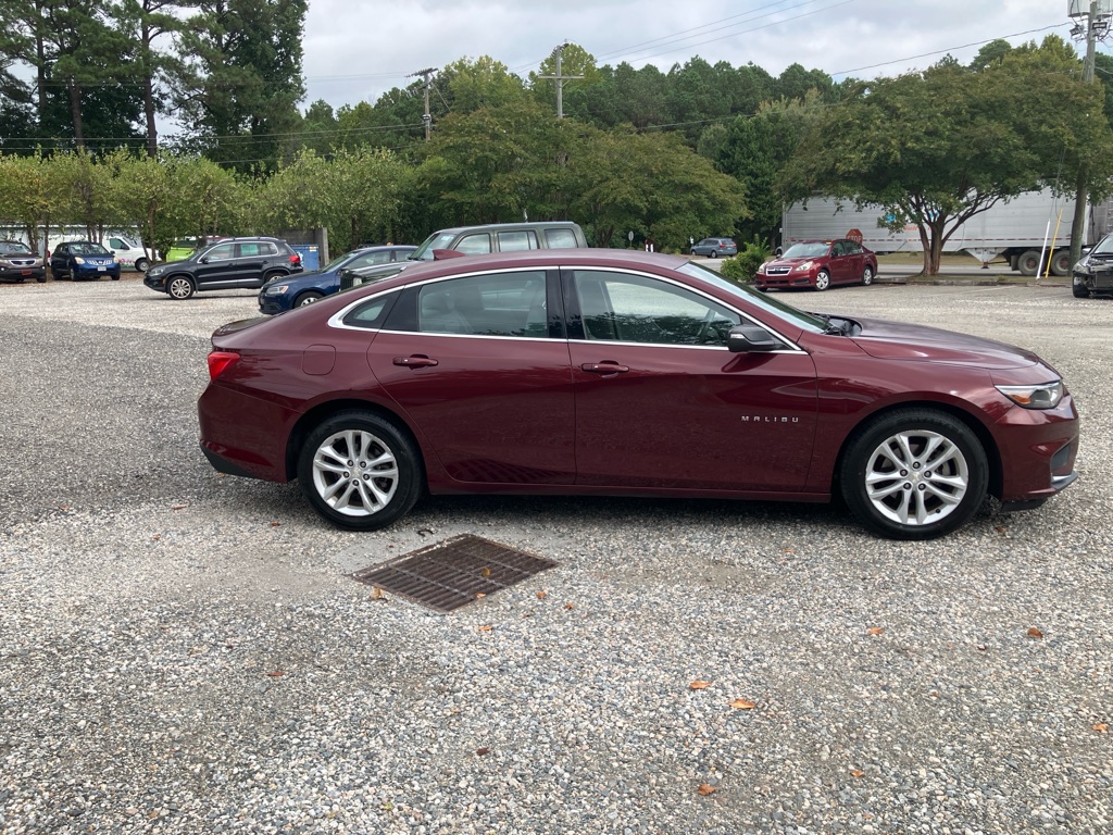 Photo 5 of this CHEVROLET MALIBU