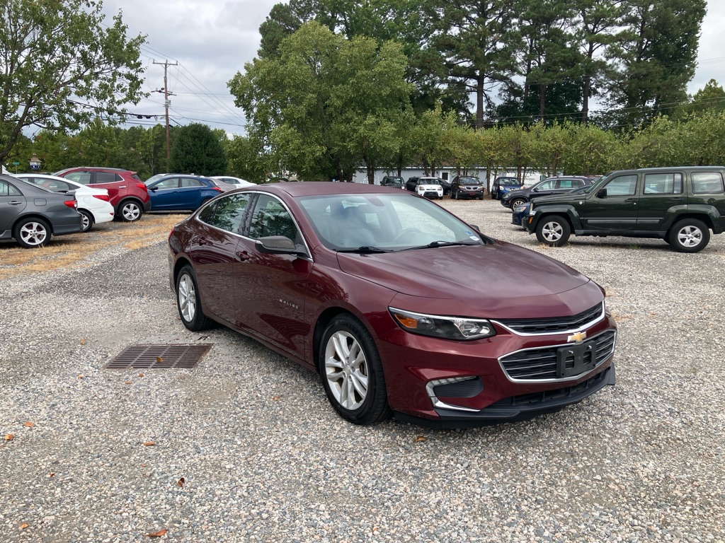 Photo 4 of this CHEVROLET MALIBU