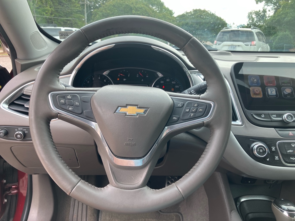 Photo 13 of this CHEVROLET MALIBU