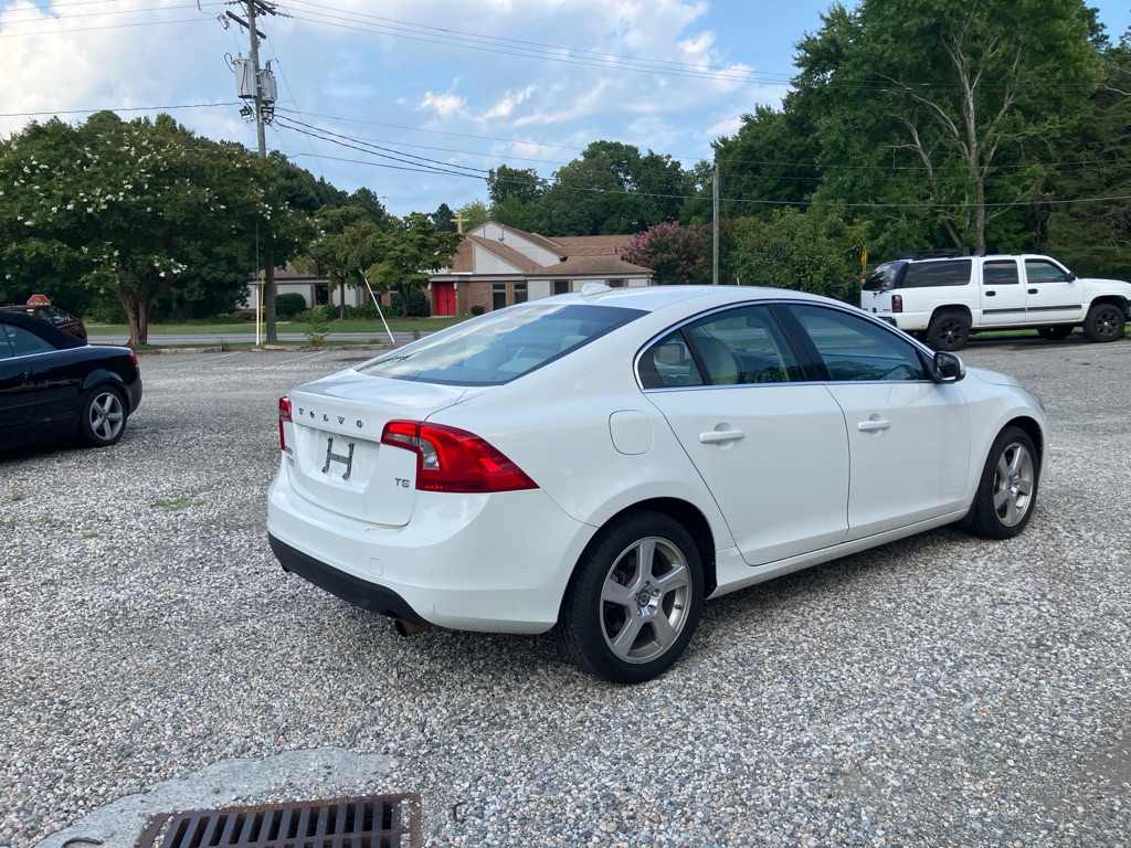 Photo 6 of this VOLVO S60