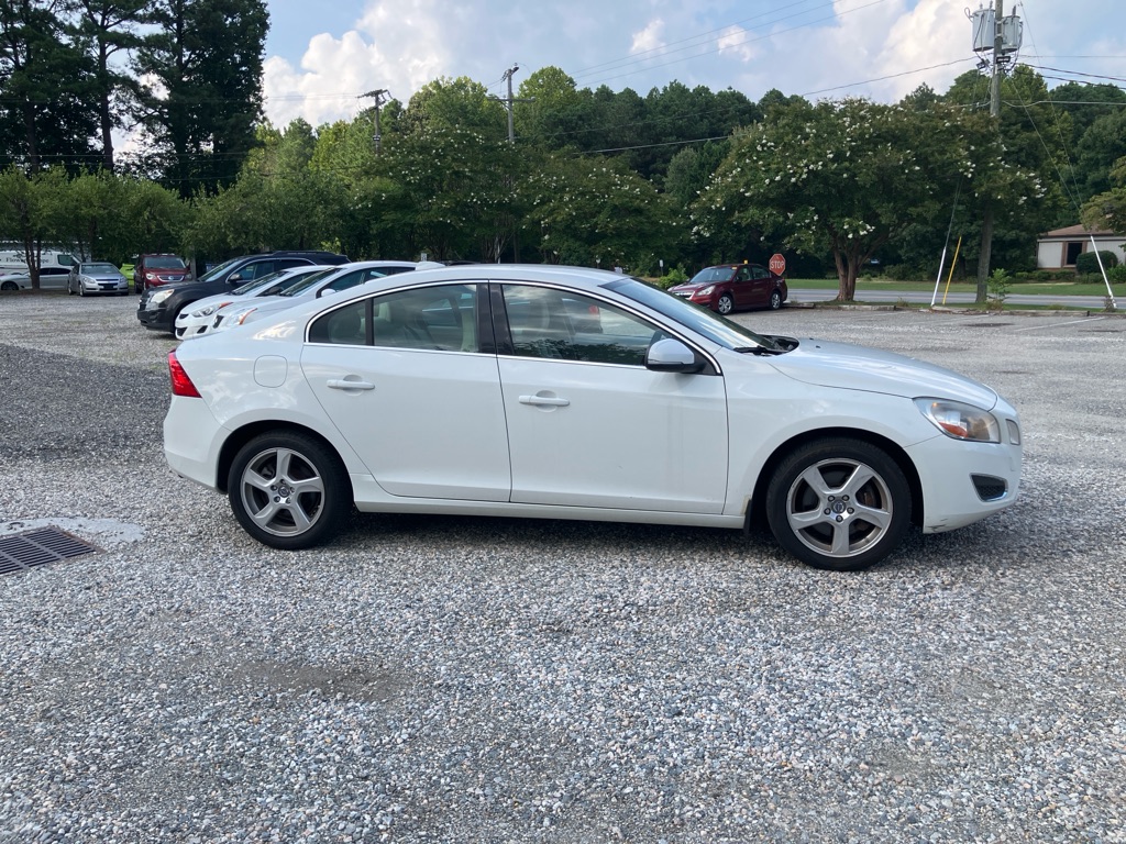 Photo 5 of this VOLVO S60