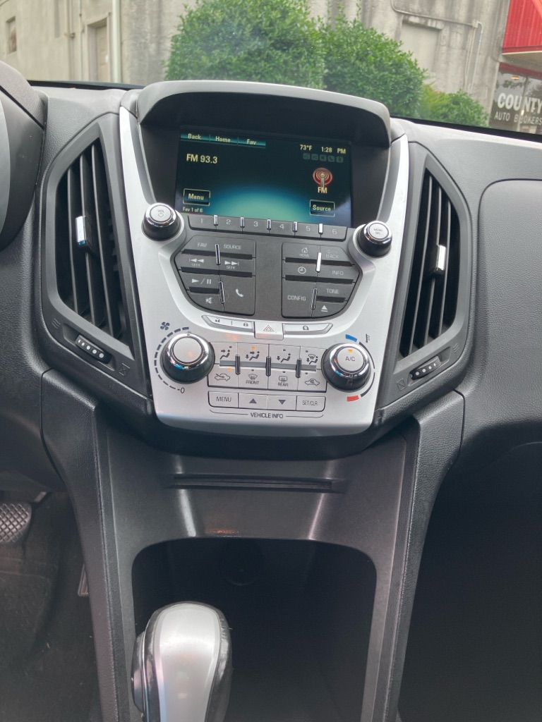 Photo 15 of this CHEVROLET EQUINOX