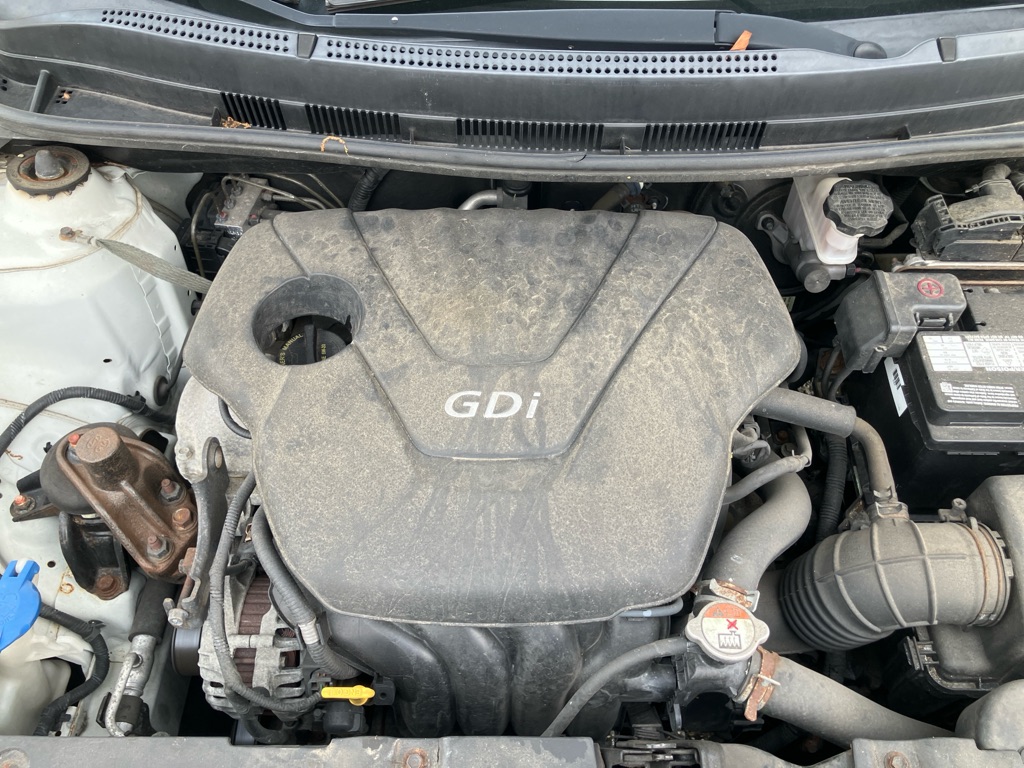Photo 16 of this HYUNDAI ACCENT