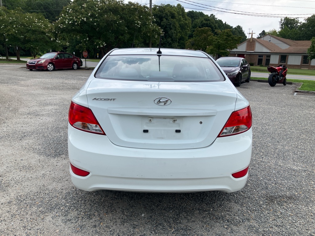 Photo 7 of this HYUNDAI ACCENT
