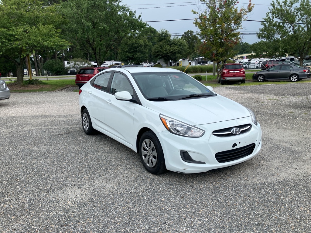 Photo 4 of this HYUNDAI ACCENT