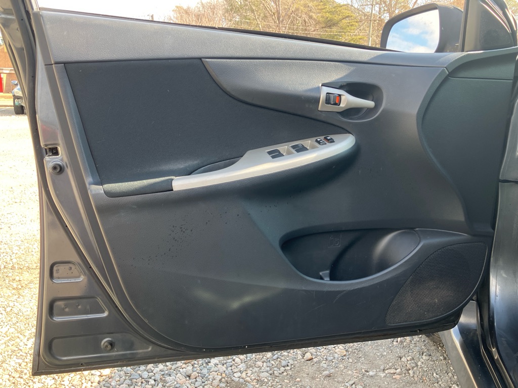Photo 11 of this TOYOTA COROLLA