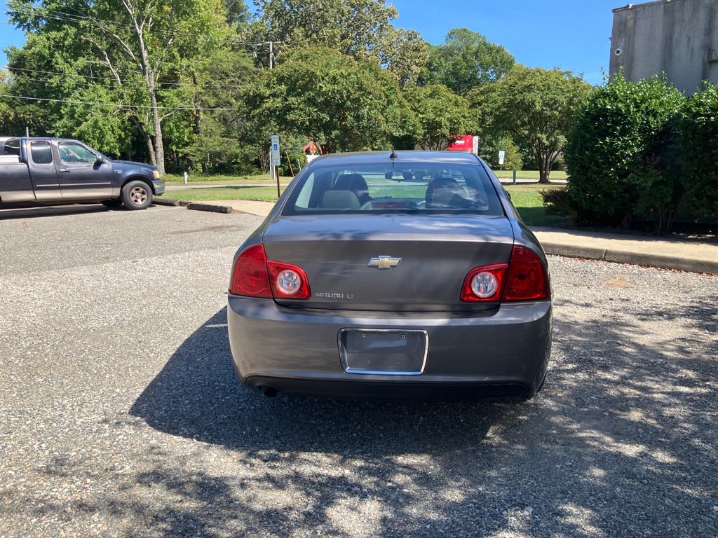 Photo 7 of this CHEVROLET MALIBU