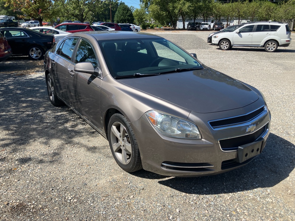 Photo 4 of this CHEVROLET MALIBU