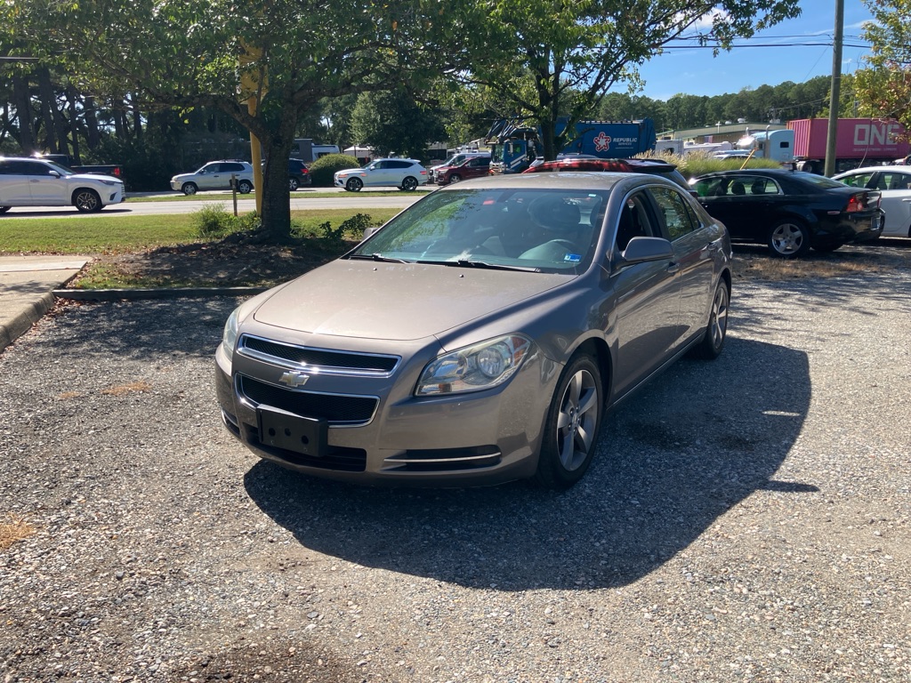 Photo 2 of this CHEVROLET MALIBU