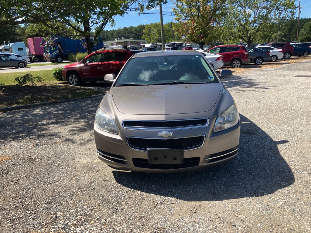Photo 3 of this CHEVROLET MALIBU