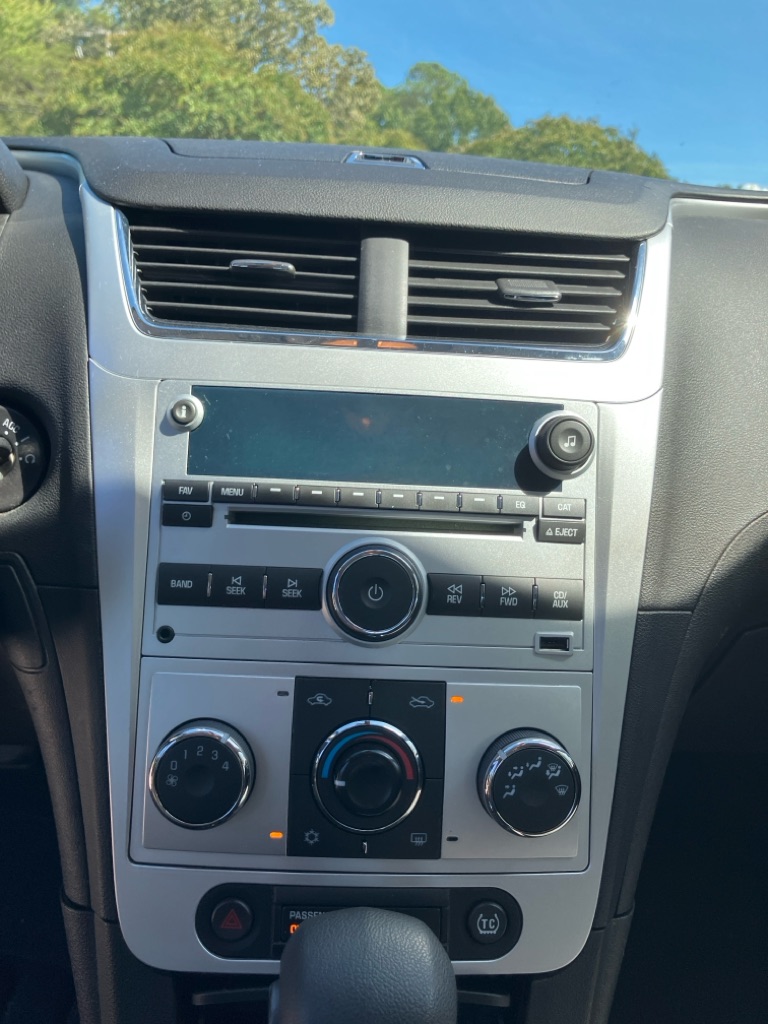 Photo 14 of this CHEVROLET MALIBU