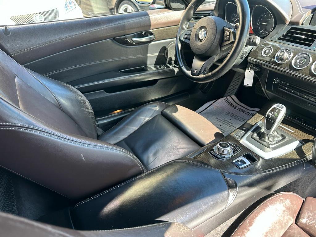BMW Z4 2013 BMW Z4 WBALL5C55DJ104389