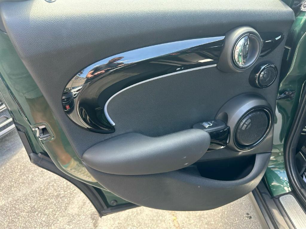 MINI HARDTOP 4 DOOR 2016 MINI HARDTOP 4 DOOR WMWXU3C52G2D27798