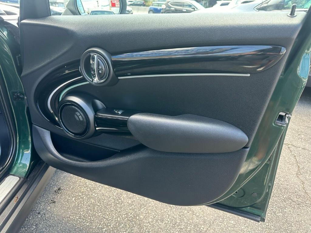 MINI HARDTOP 4 DOOR 2016 MINI HARDTOP 4 DOOR WMWXU3C52G2D27798